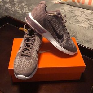 Women's Nike Air Max Sequent 2